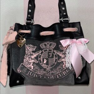 Vintage Juicy couture daydreamer
Basically new condition